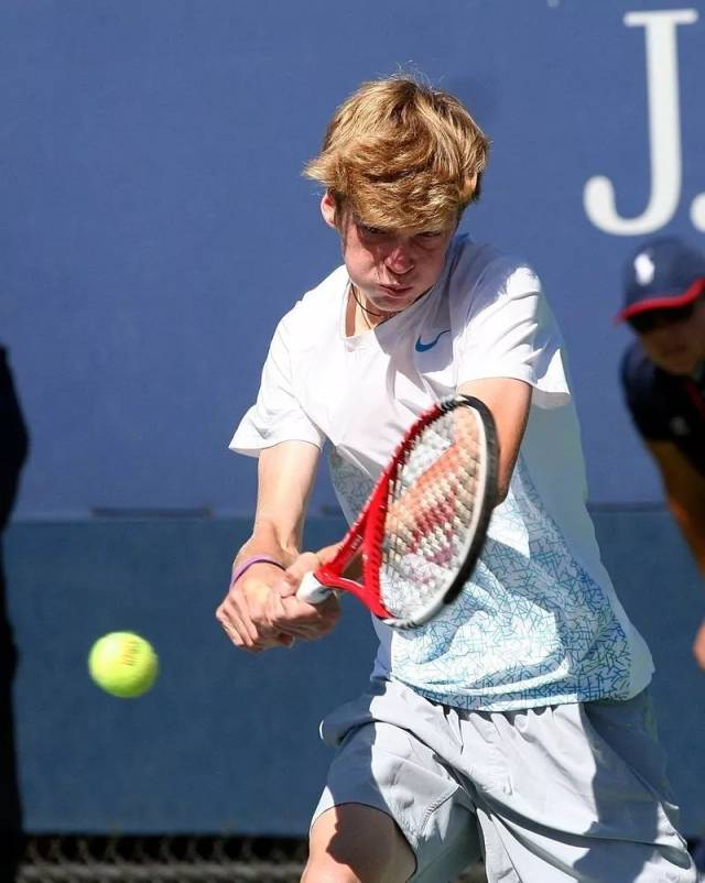 林芊惠一杆 林芊惠一杆