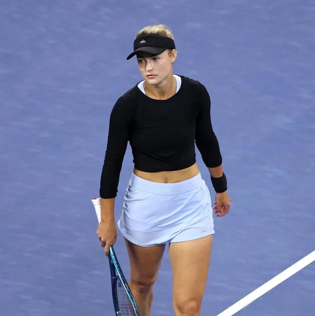 的表现充满 的表现充满