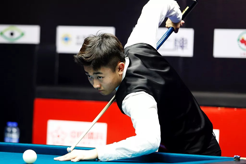 试图撕开巴 试图撕开巴